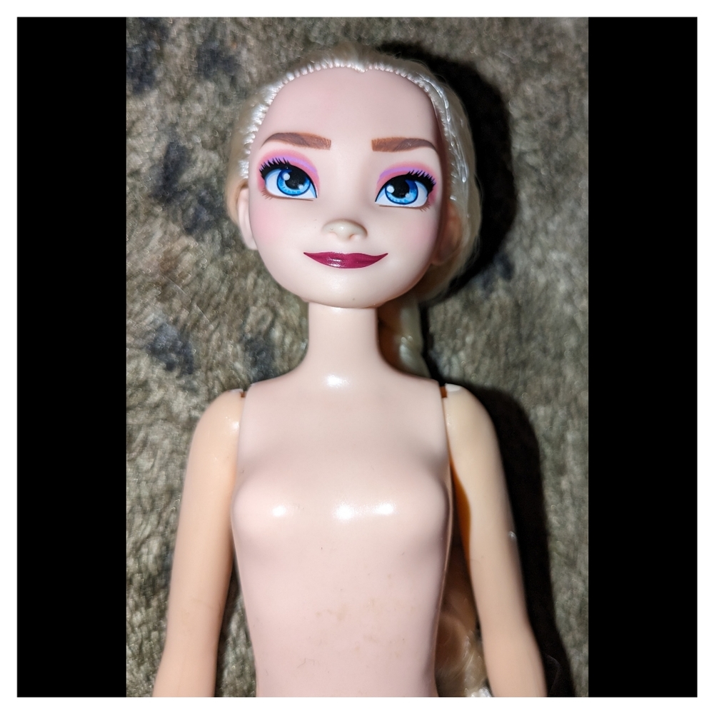 2018 Disney Frozen Elsa Fashion Doll by Hasbro